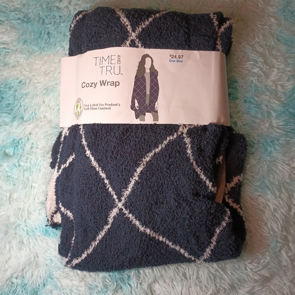 Time and tru cozy wrap - Picture 1 of 3